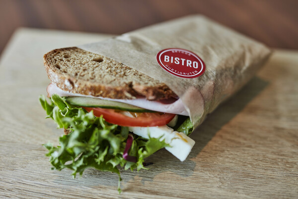 Hurtigruten - MS Nordkapp - Brygga Bistro 1.JPG